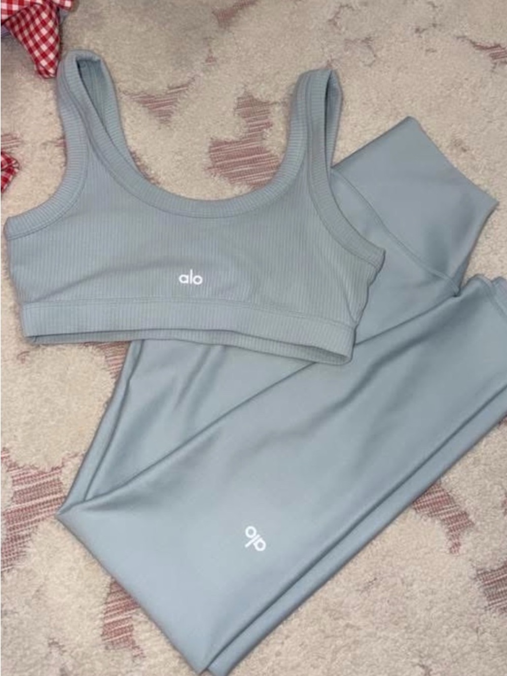 Alo set size m in pastel blue